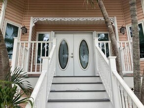 1200 Butterfly Ct in Marco Island, FL - Building Photo - Building Photo