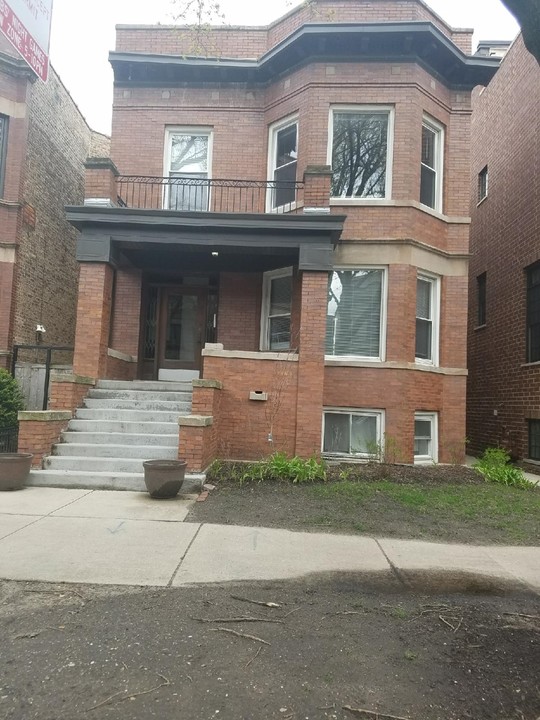 1240 W Cornelia Ave in Chicago, IL - Building Photo