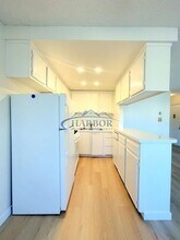 949 W 26th St in Los Angeles, CA - Building Photo - Building Photo