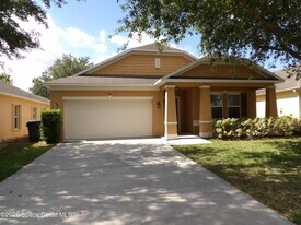 583 Hollow Glen Dr in Titusville, FL - Building Photo