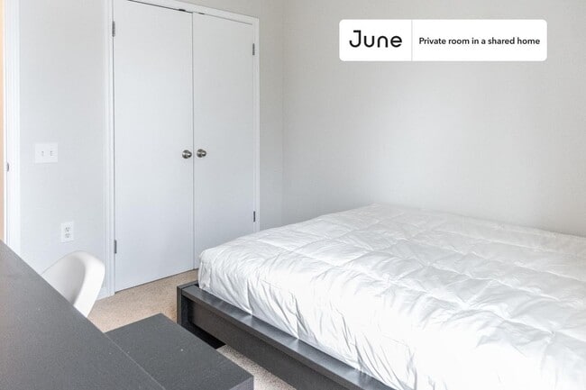 Room in Shared 5 bed/2 bath home in Austin, TX - Building Photo - Building Photo