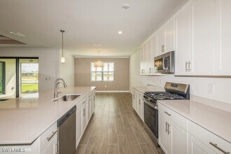 19063 Hanley Blvd in Estero, FL - Building Photo - Building Photo