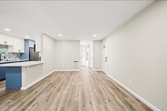 1625 Pentecost Way in San Diego, CA - Building Photo - Building Photo