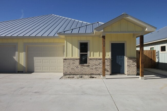 1020 Mellow Breeze in New Braunfels, TX - Building Photo - Building Photo