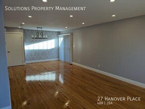 27 Hanover Pl in Hamilton, ON - Building Photo - Building Photo