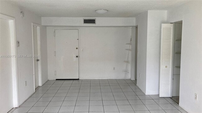 4719 NW 7th St in Miami, FL - Building Photo - Building Photo