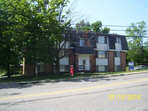 600 Emmett St E in Battle Creek, MI - Building Photo - Building Photo