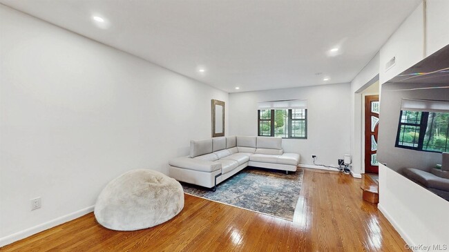 17 Arthur Pl in Yonkers, NY - Building Photo - Building Photo