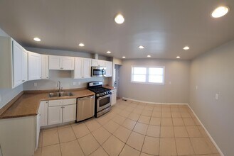 46 Beacon Ave in Romeoville, IL - Building Photo - Building Photo