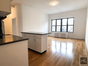 WEST 73 STREET in New York, NY - Building Photo - Building Photo