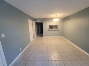 215 Postoffice St, Unit 807 in Galveston, TX - Building Photo - Building Photo