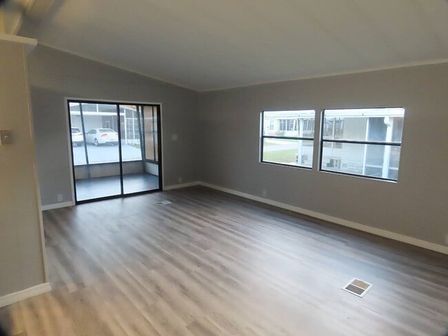 1061 Quail Dr in DeLand, FL - Foto de edificio - Building Photo