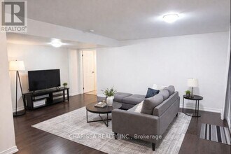 95 Baffin Cres in Brampton, ON - Building Photo - Building Photo