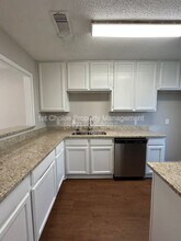 7425 Kingswood Dr in Fort Worth, TX - Building Photo - Building Photo