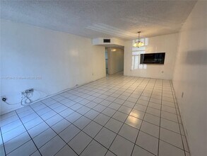 2690 W 76th St in Hialeah, FL - Building Photo - Building Photo