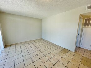 3330 Cambridge St in Las Vegas, NV - Building Photo - Building Photo