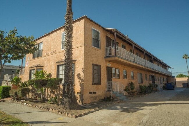 6519-6521 Crenshaw Blvd in Los Angeles, CA - Foto de edificio - Building Photo