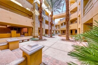 20 Via Mantova in Henderson, NV - Building Photo - Building Photo