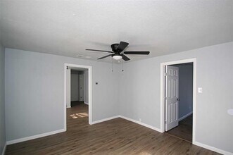 1307 Joslin St in Cleburne, TX - Foto de edificio - Building Photo