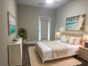 22942 Ann Miller Rd in Panama City Beach, FL - Foto de edificio - Building Photo