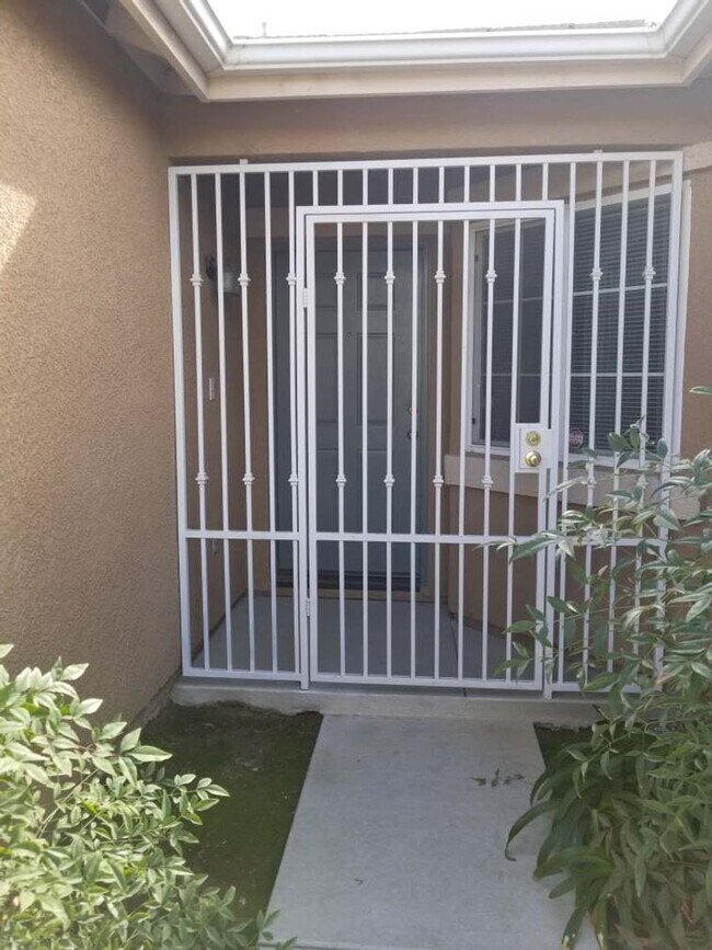 11505 Trabancos Dr in Bakersfield, CA - Building Photo - Building Photo
