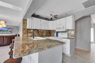 1121 Guava Isle in Fort Lauderdale, FL - Building Photo - Building Photo