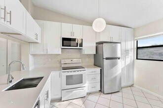3375 Jaywood Terrace in Boca Raton, FL - Building Photo - Building Photo