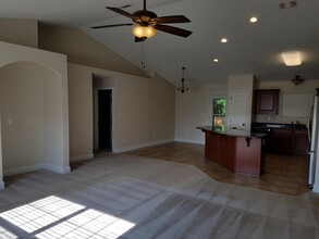 7609 Blackjack Cir in Navarre, FL - Building Photo - Building Photo