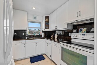 231 E Lantana Rd, Unit 203 in Lantana, FL - Building Photo - Building Photo