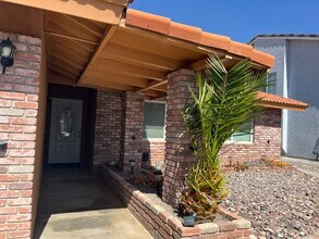 13535 Spring Valley Pkwy in Victorville, CA - Building Photo - Building Photo