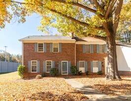 3317 Regents Park Ln in Greensboro, NC - Building Photo