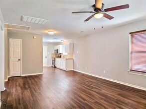 3366 Angel Ln in Houston, TX - Building Photo - Building Photo