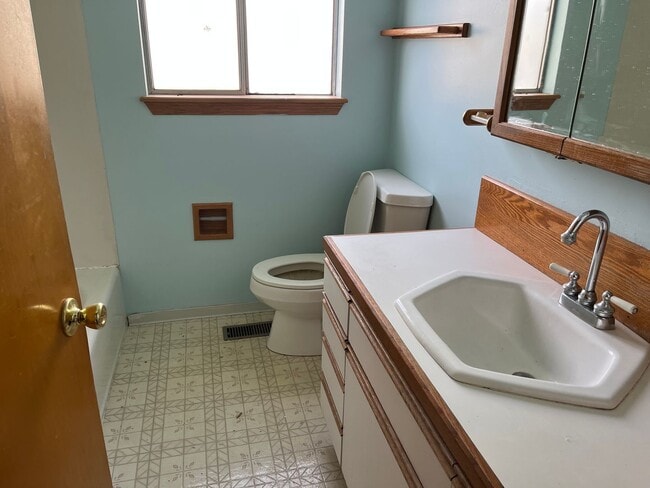 3208 W Viola Ave in Yakima, WA - Building Photo - Building Photo