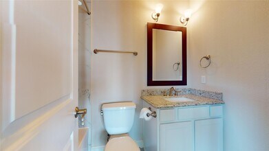 10920 Wrenwood Manor in Houston, TX - Building Photo - Building Photo