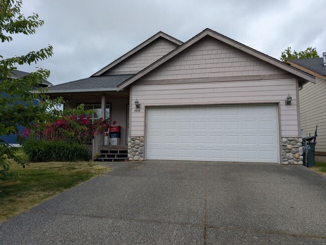 4050 Gloria Ln in Bellingham, WA - Building Photo - Building Photo