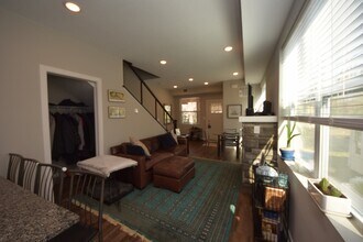 2912 30th Ave S in Minneapolis, MN - Building Photo - Building Photo