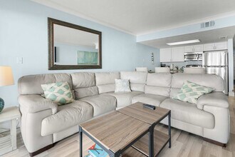 260 Southbay Dr in Naples, FL - Building Photo - Building Photo