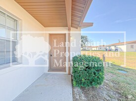 5824 Charlton Dr in Lakeland, FL - Building Photo