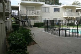 La Posada Apartments in Rancho Cordova, CA - Building Photo - Building Photo