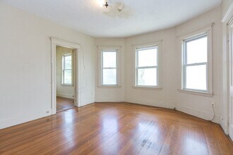 46 Evelyn St, Unit 3 in Boston, MA - Building Photo - Building Photo