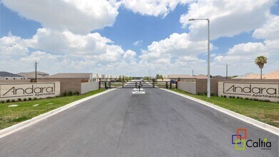 3401 Duke Ave, Unit 3401 in McAllen, TX - Foto de edificio - Building Photo