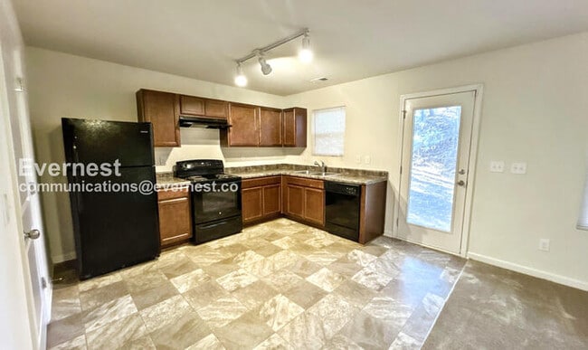 1337 To Lani Farm Rd in Stone Mountain, GA - Building Photo - Building Photo