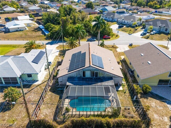 7261 Albany Rd in Ft. Myers, FL - Building Photo - Building Photo