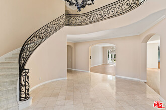 25724 Simpson Pl in Calabasas, CA - Building Photo - Building Photo