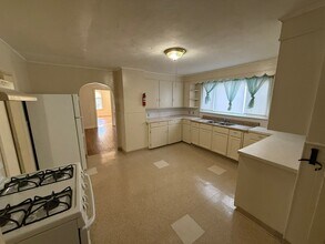 60-62-62 Acushnet Ave in Springfield, MA - Foto de edificio - Building Photo