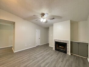 3007 Honeysuckle Cir, Unit B in Killeen, TX - Building Photo - Building Photo