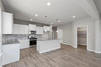 801 Chaplin Dr in Justin, TX - Building Photo - Building Photo