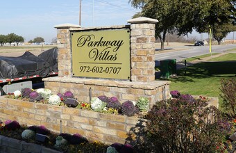 Parkway Villas in Grand Prairie, TX - Foto de edificio - Building Photo