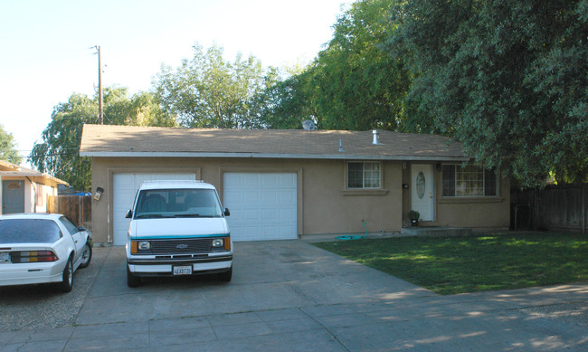 211 Bendorf Dr in San Jose, CA - Building Photo - Building Photo