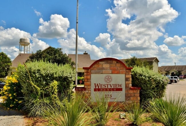 Westview Ranch in Pearsall, TX - Building Photo - Building Photo
